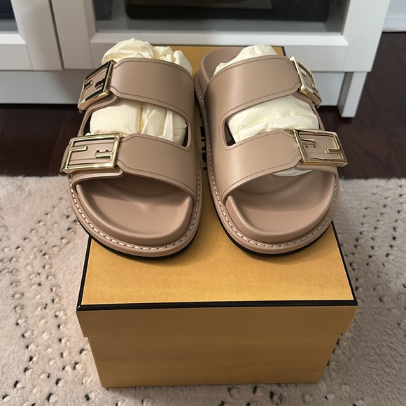 FENDI F Buckle Leather Slide Sandals in Beige size 36 - Picture 2 of 10